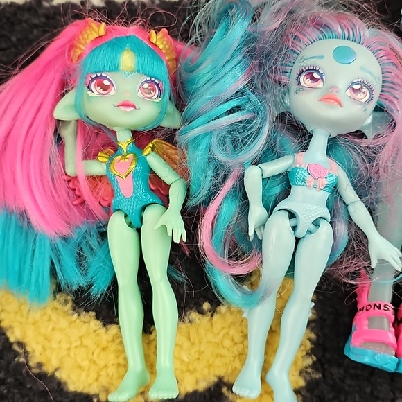 Monster High Dolls Set - 5 Total - Picture 2 of 5